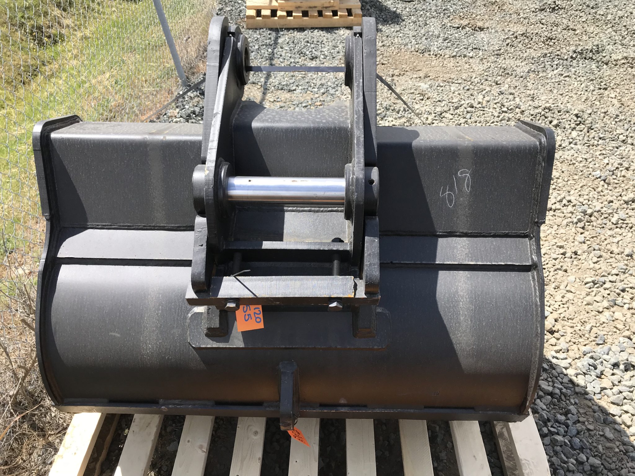 Bucket and Thumb Packages V.I. Equipment